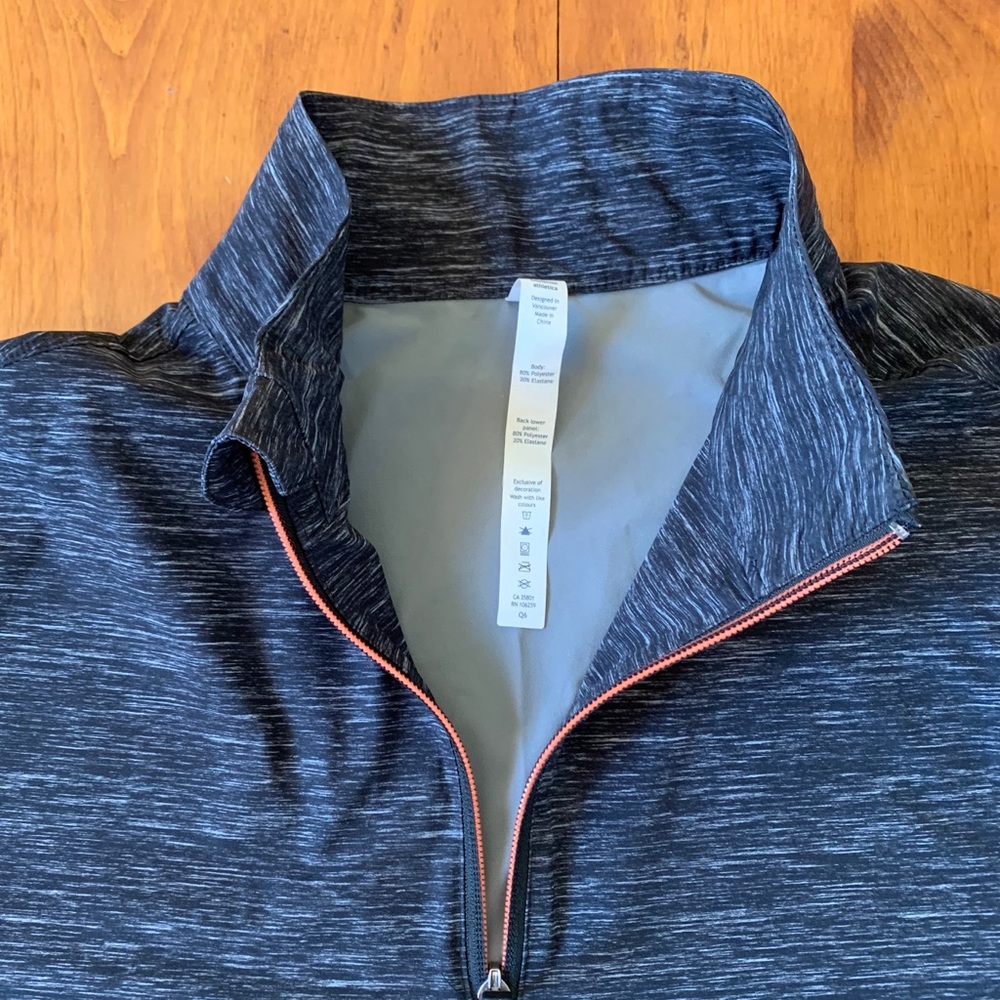 LIKE NEW Lululemon Fore Rain Pullover!